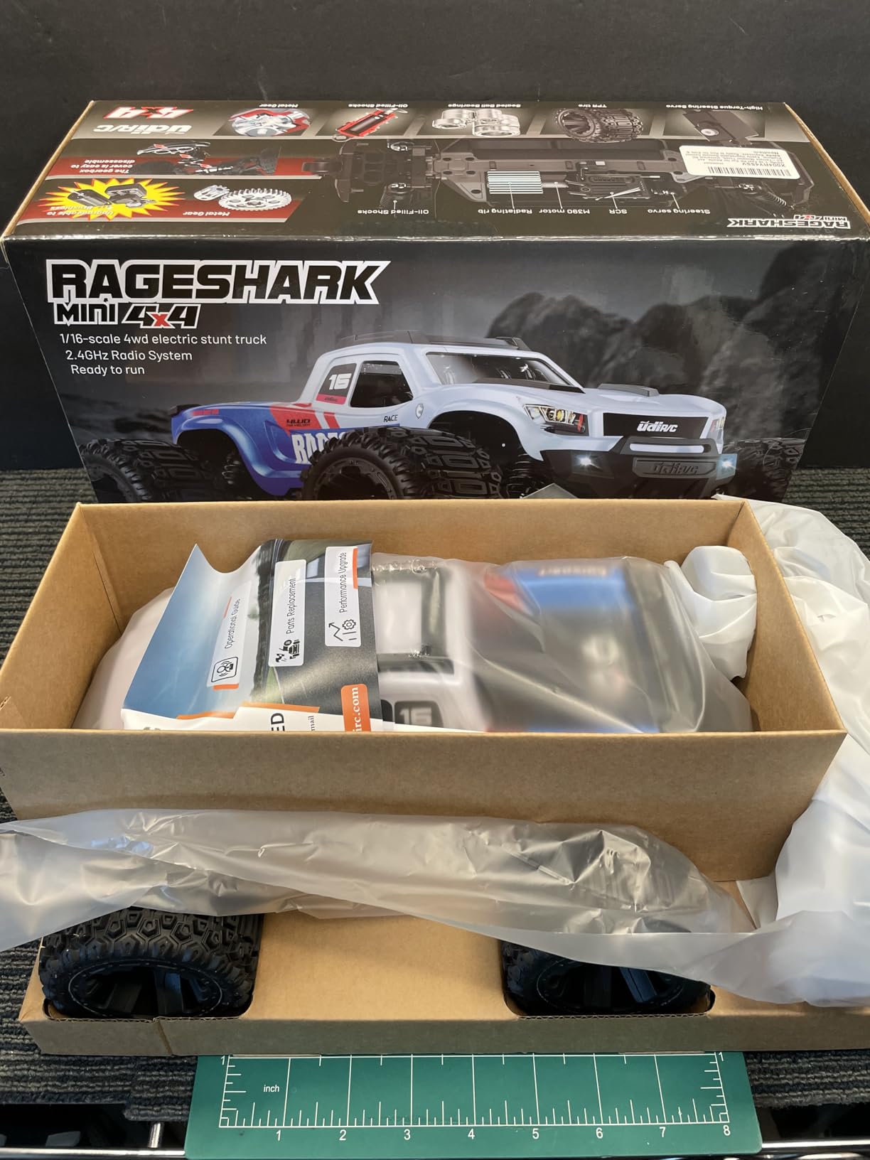 UDI RC Rageshark UD1611 Auto RC 1/16 White-Blue 2 Batterie