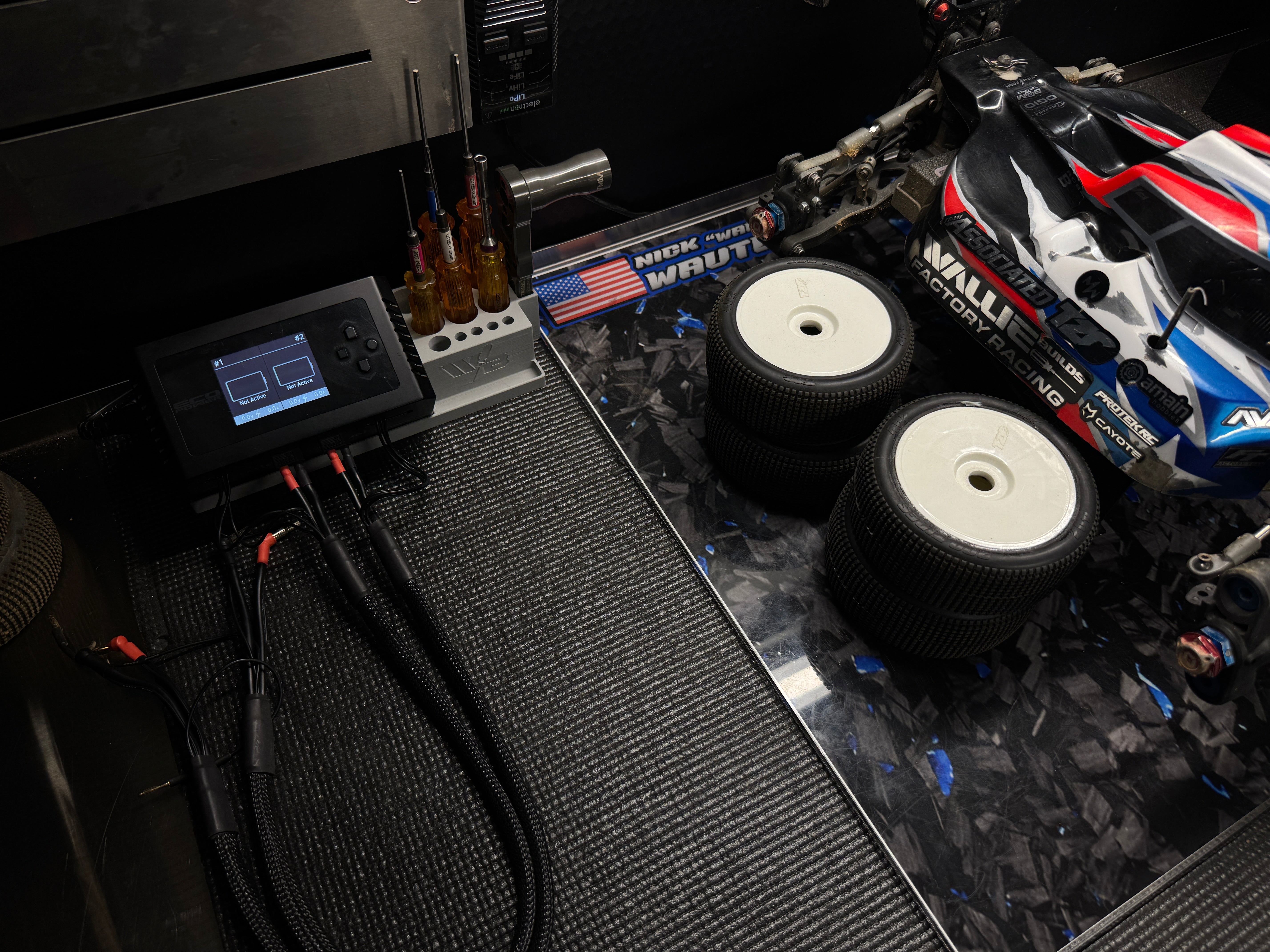 Wallie Builds 3D Printing A1 Charger Stand supporto charger grigio